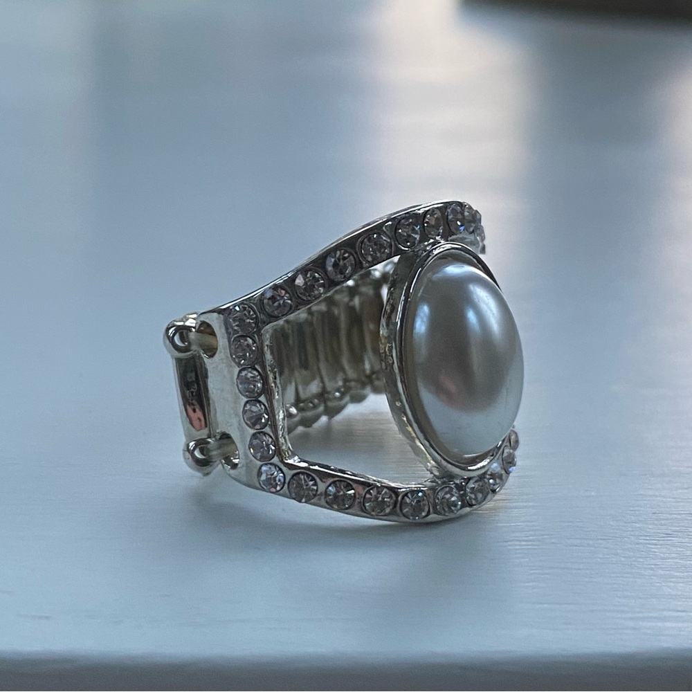 Pearl & Rhinestone Stretch Ring - Picture 9 of 11